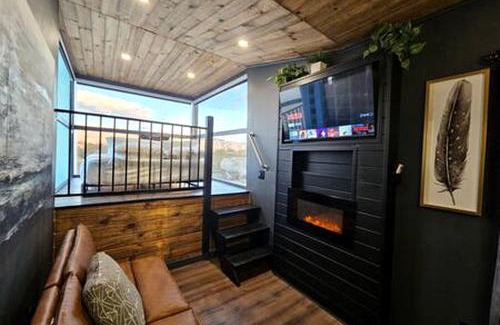Meadview Casa | Arizona Adventure Awaits: Glamping Rental Offering Exquisite Views