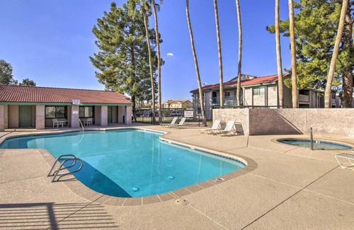 Mesa Apartamento | Arizona Condo with Community Pool and Hot Tub