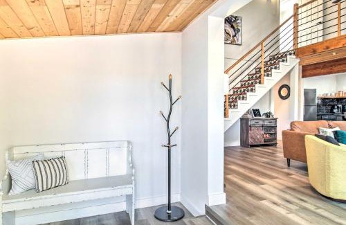 Pinetop-Lakeside Casa | Arizona Getaway with Fire Pit, BBQ and On-Site Lake!