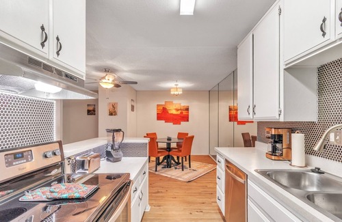 Camelback East Condominio | ARIZONA SOUTHWEST DECOR - BETWEEN PHOENIX AND OLD TOWN SCOTTSDALE AT SPENGLER CONDOS by RedAwning