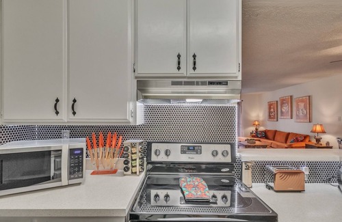 Camelback East Condominio | ARIZONA SOUTHWEST DECOR - BETWEEN PHOENIX AND OLD TOWN SCOTTSDALE AT SPENGLER CONDOS by RedAwning