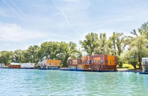 Novi Beograd Cama Y Desayuno | ArkaBarka 2- Floating Dream Rooms and Apartments