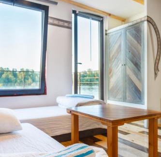 Novi Beograd Cama Y Desayuno | ArkaBarka 2- Floating Dream Rooms and Apartments