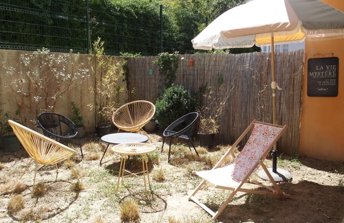 Arles Apartamento | Arles, Lovely, light-filled T2 apartment with garden just a few minutes from the town center.