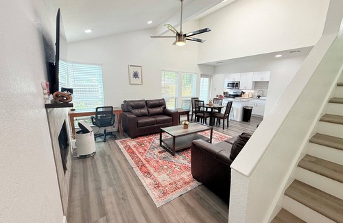 West Arlington Casa | Arlington Entertainment District Home Purple Door