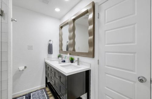 West Arlington Casa | Arlington Entertainment District Home Green & White Door