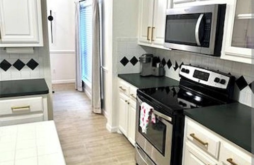 Southeast Arlington Casa | Arlington Heated pool close to Live Bar/Cowboys stadium