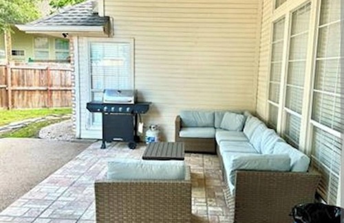 Southeast Arlington Casa | Arlington Heated pool close to Live Bar/Cowboys stadium
