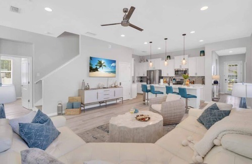 Arlington Park Casa | Arlington Ocean Oasis 5br 5ba Htd Saltwater Pool