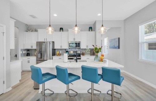 Arlington Park Casa | Arlington Ocean Oasis 5br 5ba Htd Saltwater Pool