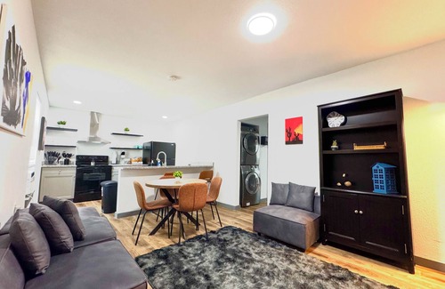South Arlington Casa | Arlington Retreat 8 min Walk to AT&T Stadium, Global Life Field