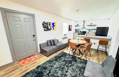 South Arlington Casa | Arlington Retreat 8 min Walk to AT&T Stadium, Global Life Field