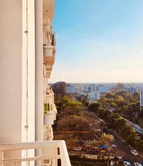 Gomti Nagar Apartamento | ARMERIA STAY DLF MYPAD-512