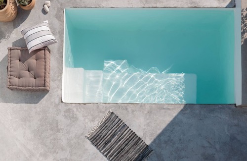 Alonissos Apartamento | Armonia Boutique Hotel: habitación de lujo con vista al mar y mini piscina de hidromasaje
