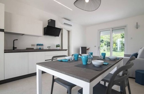 Borgo Milano Apartamento | Armonia Suites - Acqua- new apartment with garden and pool in Verona