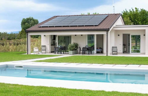Borgo Milano Apartamento | Armonia Suites Terra, new apartment with garden and pool in Verona