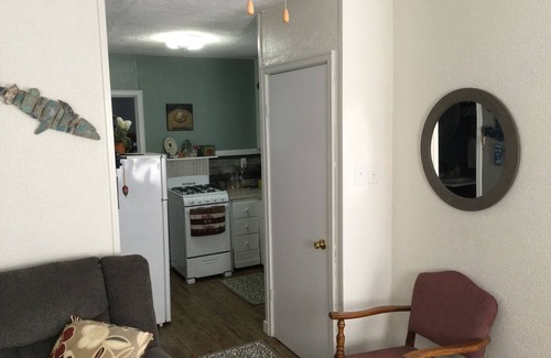 Arnolds Park Cabaña | Arnolds Park Cozy Cottage & Gazebo Steps to Okoboji Lake & Park