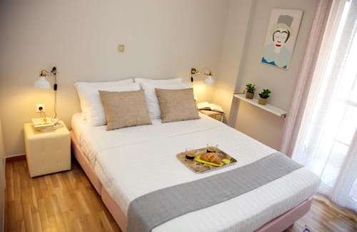 Agios Panteleimonas Apartamento | Aroura Homes 2BR Central Balcony Apt Metro