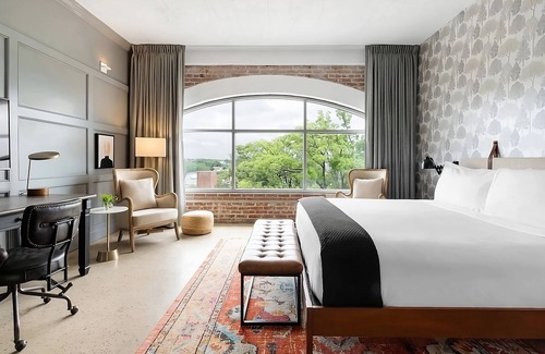 South Main Historic District Hotel | Arrive Memphis, Bigger Studio Room, Dogs Allowed, Minutes to Court Square!
