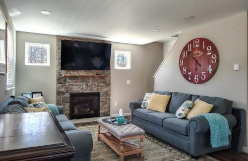 Pocono Lake Casa | Arrowhead Lake Access and Fire Pit Serene Cottage