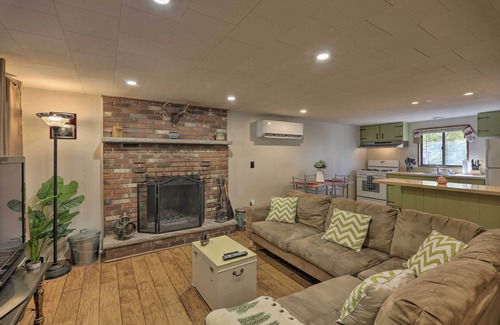 Thornhurst Cabina | NUEVO-Arrowhead Lake Resort Home w / Chimenea y porche