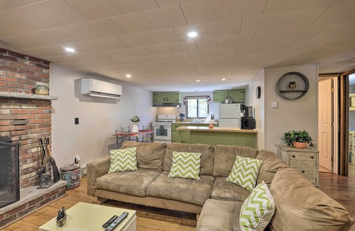 Thornhurst Cabina | NUEVO-Arrowhead Lake Resort Home w / Chimenea y porche