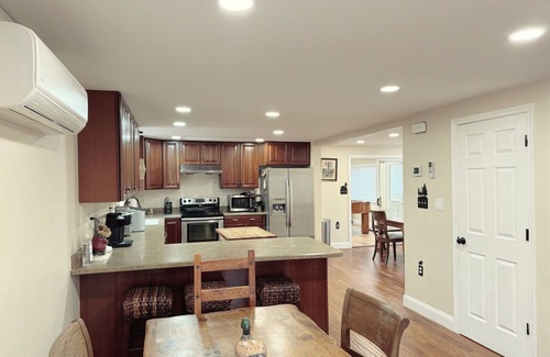 Pocono Lake Casa | Arrowhead Lake Woodland Hideaway