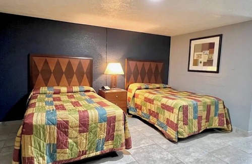 Burnet Hotel | Arrowhead Motel