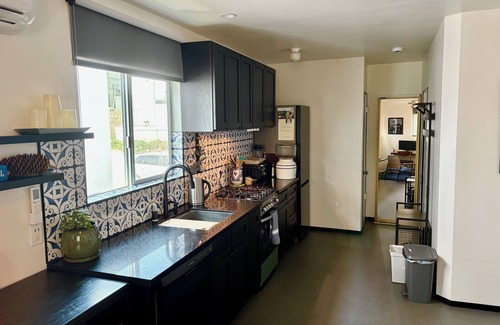 South Pasadena Casa | Arroyo Seco upper duplex 1-bdrm -- Rose Bowl adjacent