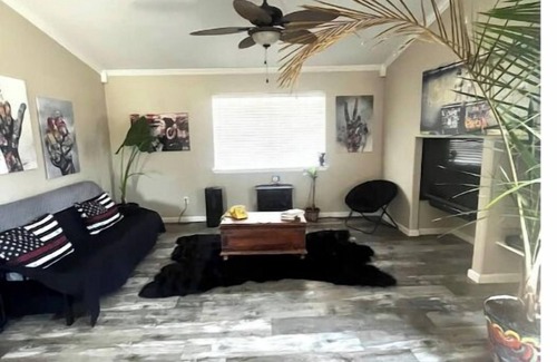 Visalia Apartamento | Art Apartment