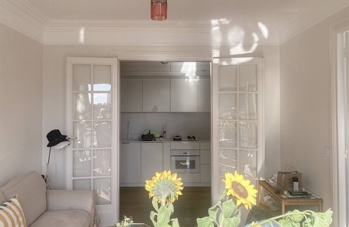 Pigalle Apartamento | Art Deco flat on Parisian roofs
