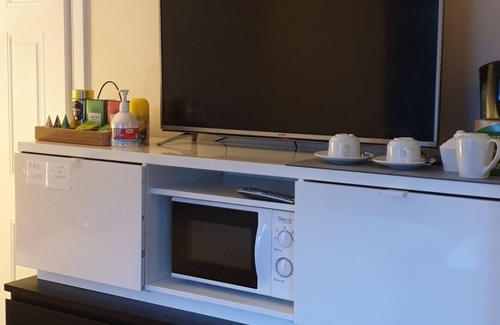 Ballyfermot Casa | Art Deco House Dublin Close to City Centre