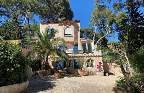 La Ciotat Villa | Art Deco villa near the sea at the entrance to the Parc des Calanques