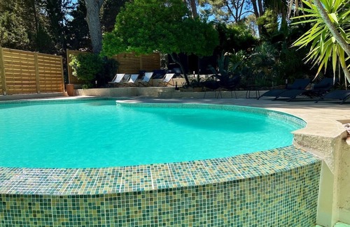 La Ciotat Villa | Art Deco villa near the sea at the entrance to the Parc des Calanques