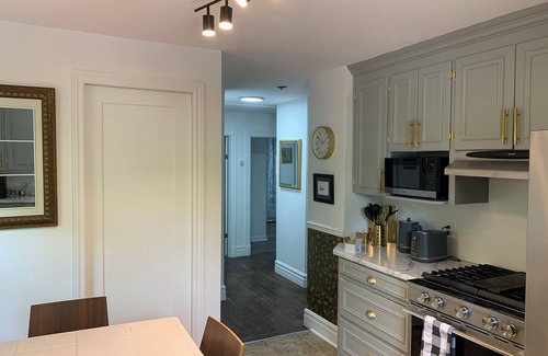 Elora Casa | Art gallery-inspired house steps from the Elora Mill. Plenty of private parking!
