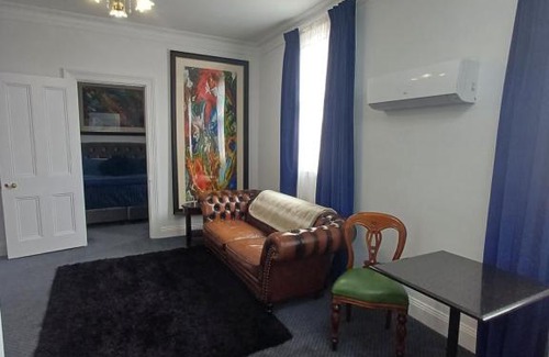 Launceston CBD Hotel | Art Hotel on York