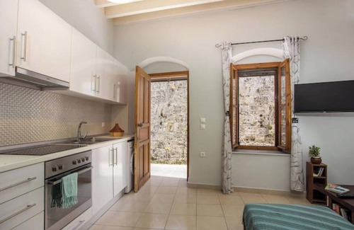 Rhodes Apartamento | Art House 1 Special Needs