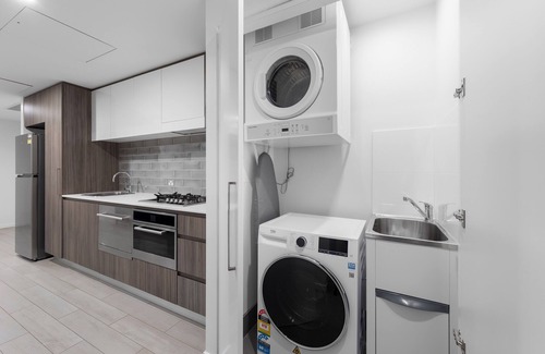 South Brisbane Hotel | Art House Apartments by CLLIX
