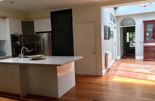 Fitzroy North Casa | Art House on the park