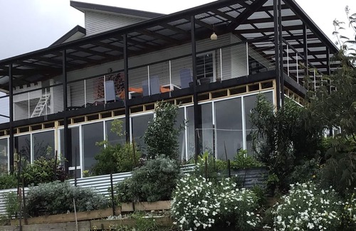 Huonville Casa | Art House.Paintings in hallway, bathroom, toilet, living areas and bedrooms.