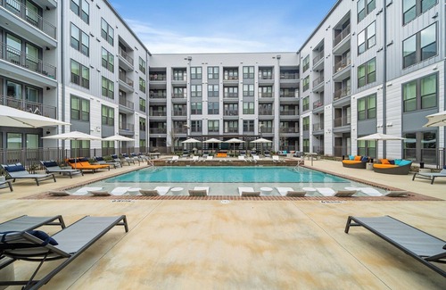 Washington Ave./ Memorial Park Apartamento | Art house sawyer yards