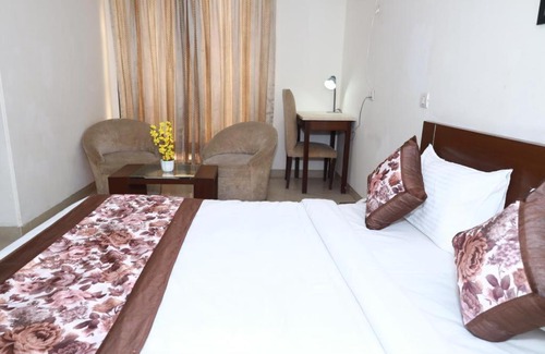 South City I Hotel | Art India hotels near to huda metro & fortis hospital