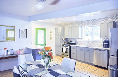 Encanto Casa | Art & Music-Inspired Getaway with Heated Pool + Lush Yard in Central Phx