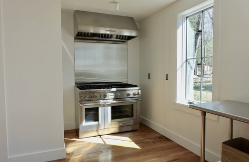 Hillsdale Casa | Art Studio House in Private Mountaintop Nature Preserve