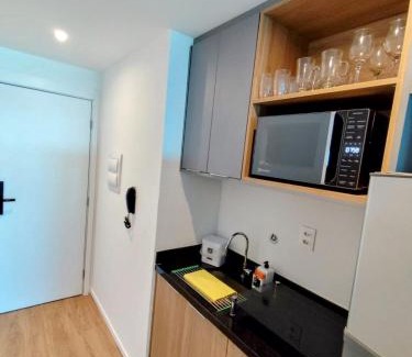 Pituba Apartamento | Art Studio - Praia de Armação - 36m Unid 107 Frente Mar com Varanda Gourmet - ALTO PADRÃO