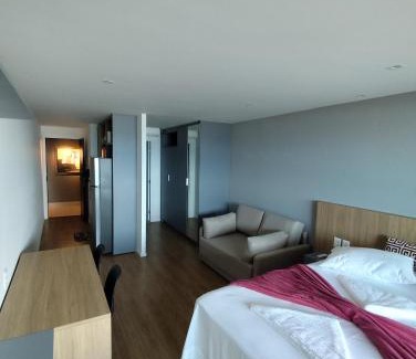 Pituba Apartamento | Art Studio - Praia de Armação - 36m Unid 107 Frente Mar com Varanda Gourmet - ALTO PADRÃO