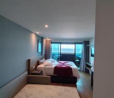 Pituba Apartamento | Art Studio - Praia de Armação - 36m Unid 107 Frente Mar com Varanda Gourmet - ALTO PADRÃO