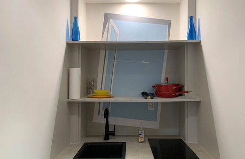 Center City Apartamento | Art Tower suite with private patio