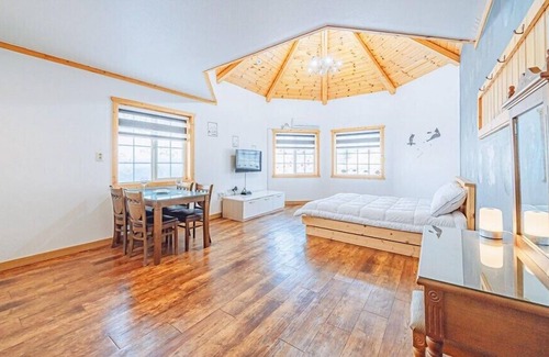 Jeongseon Casa | Arte Pension