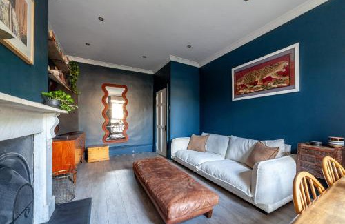 Dalston Apartamento | Arte Stays - 2 Bed Luxurious Flat, Garden, 5min Dalston st., Parking Available, Serviced Accommodation - up to 5 ppl